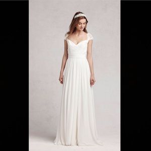 Brand new Monique Lhuillier wedding gown